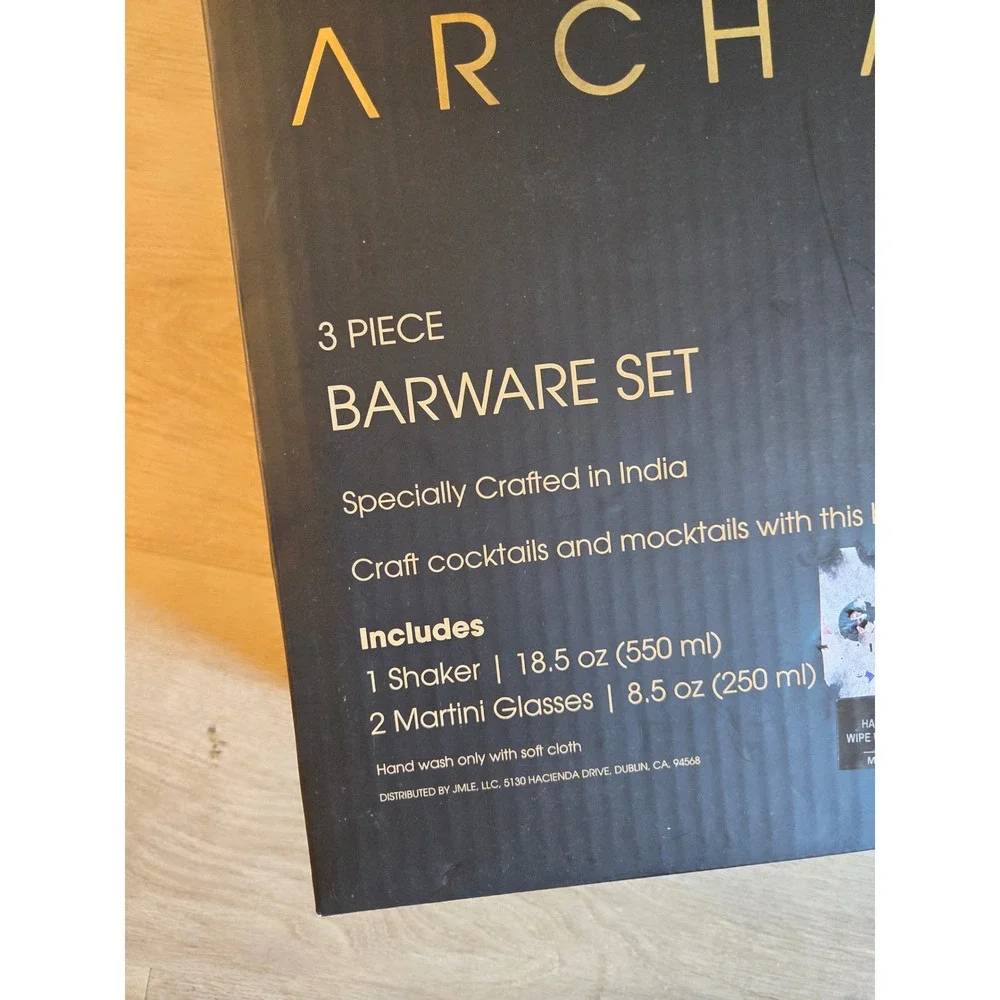 Arch Mantle 3 Piece Barware Set Copper Shaker and 2 Martini Glasses New